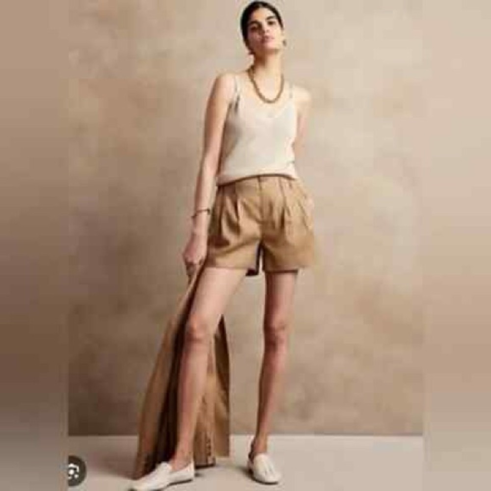 NWOT Banana Republic Khaki Linen Women's Shorts